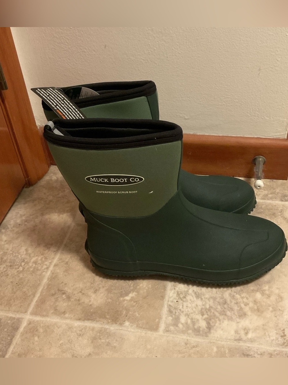 Muck Scrub Boots  RETIRED Green Round Toe Pull On Waterproof 11-men’s 12 Women’s